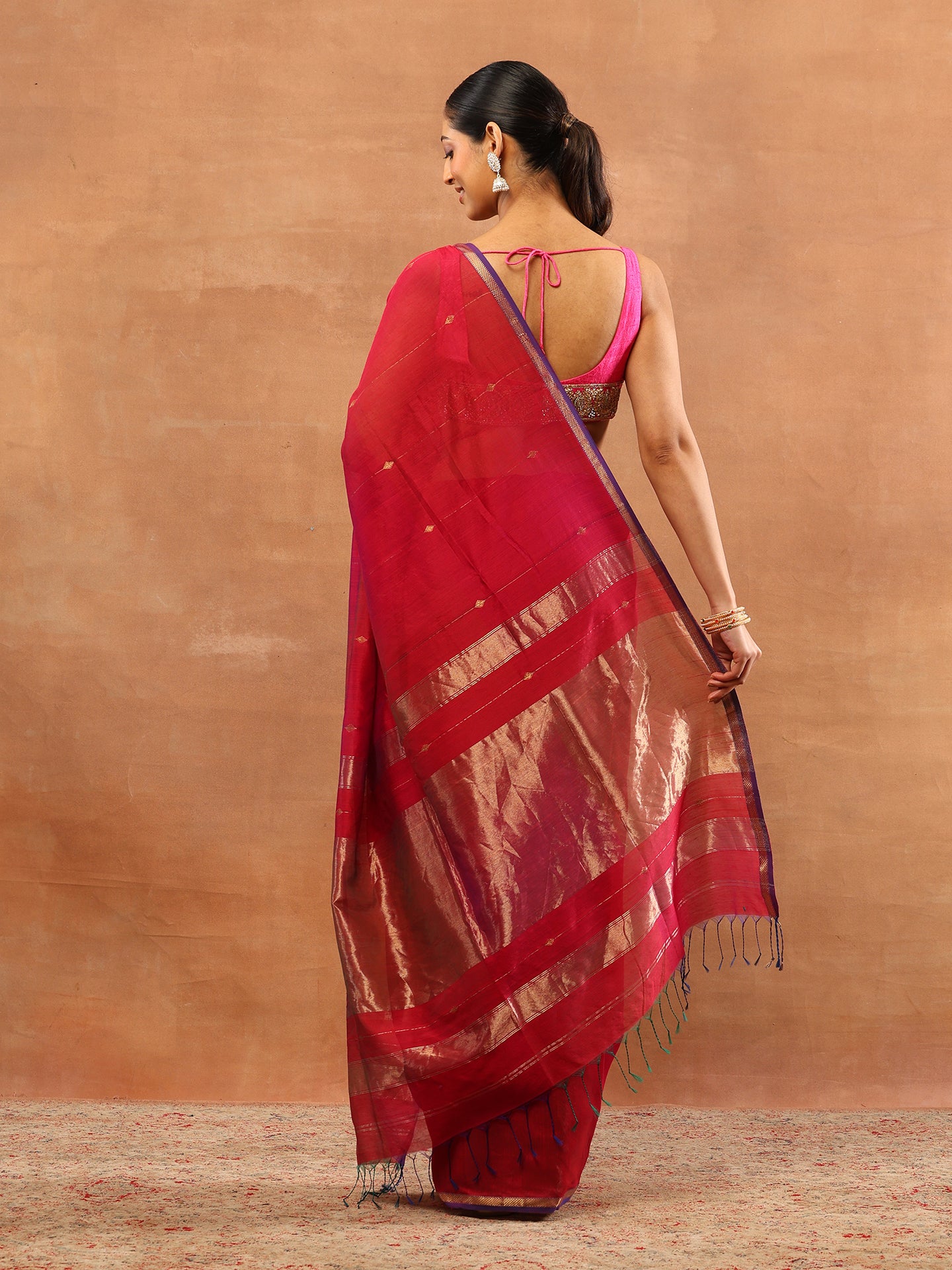 Maheshwari Saree with golden zari border